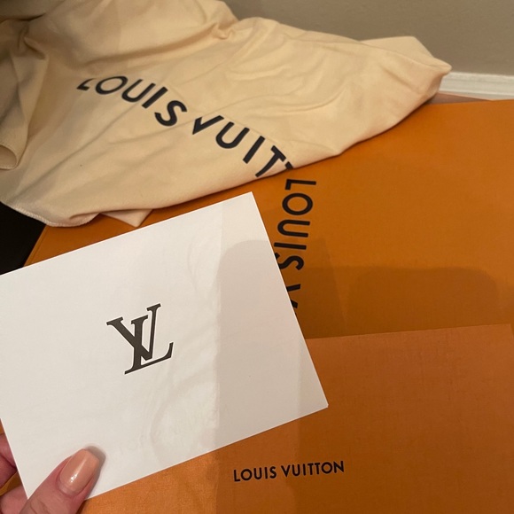 Louis Vuitton Graceful MM tote - Picture 11 of 12